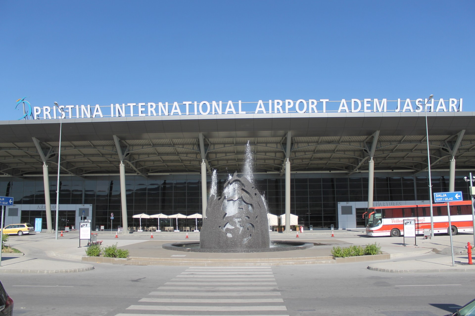 Rritet numri i udhetareve ne Aeroportin e Prishtines, mbi 500 mije ne janar-shkurt
